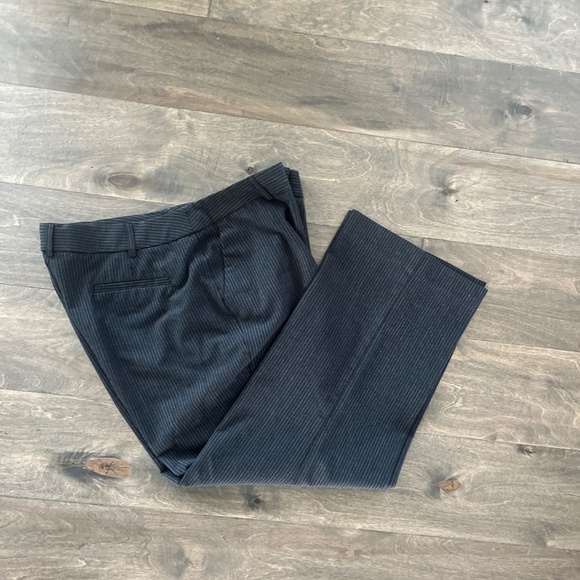 Fashion Bug Grey Stripe Pant, size 18WP - Picture 1 of 10